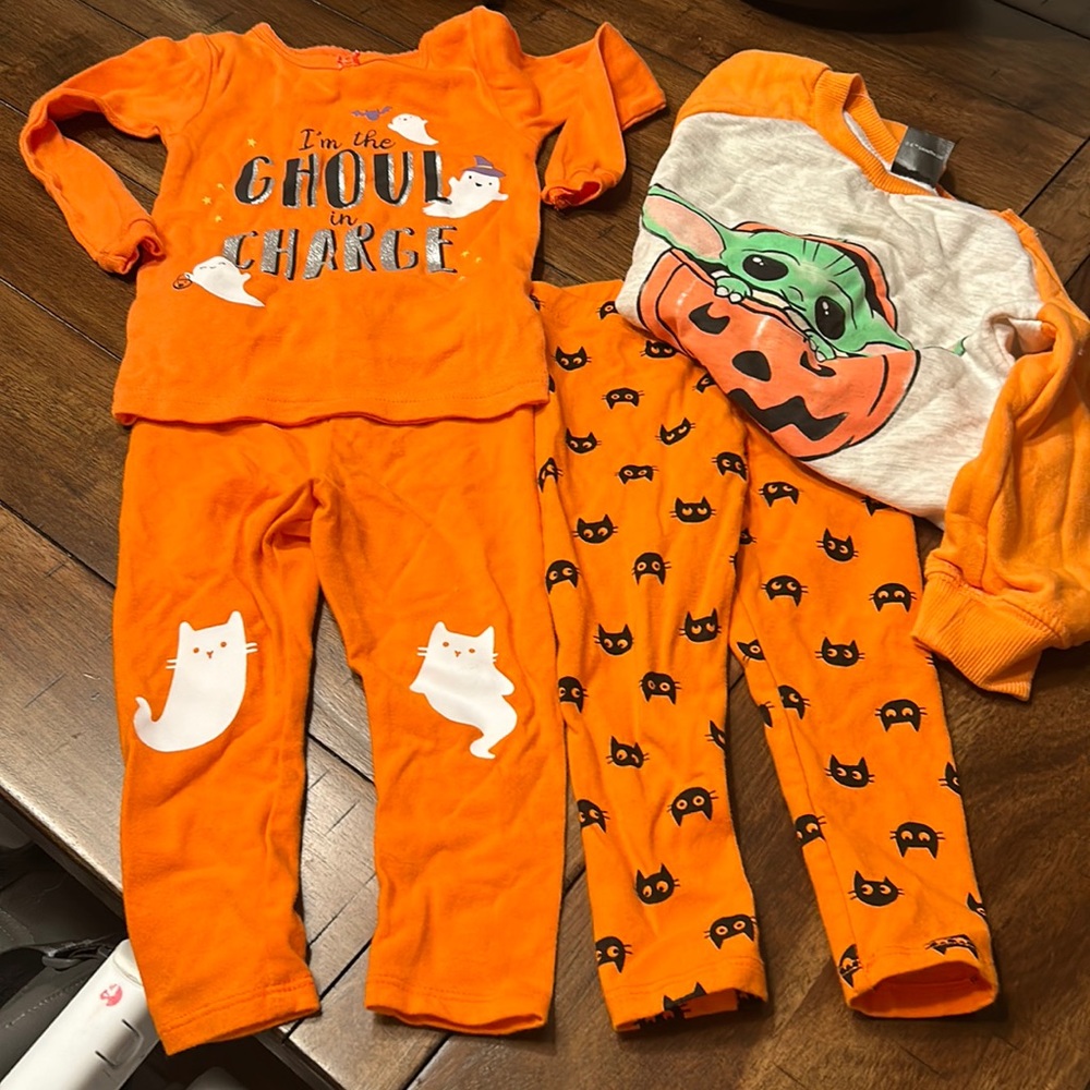 Lot of 18 month toddler Halloween clothes EUC